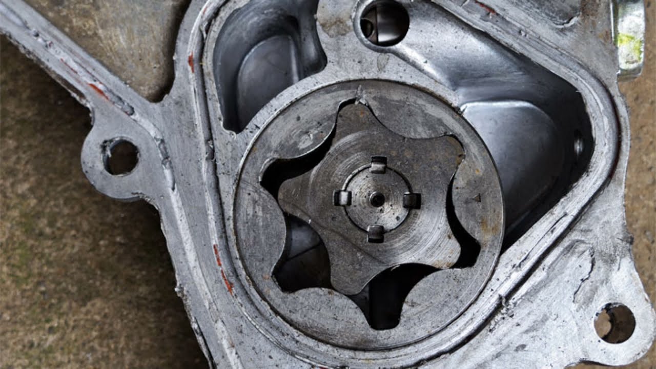 Low Oil Pressure Warning: Causes and How to Fix It – Mechanic Times